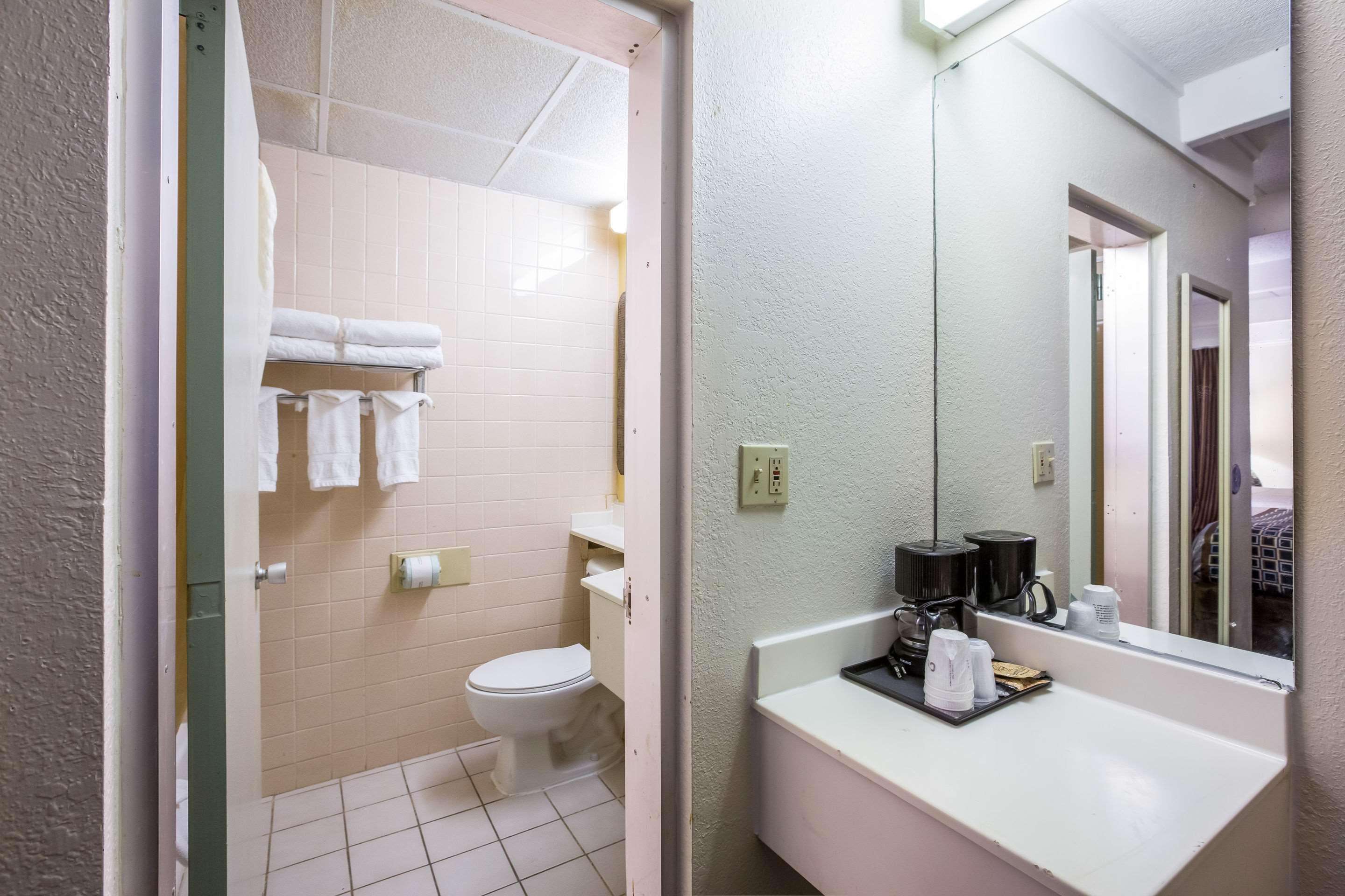 Super 8 By Wyndham Macon Ga Otel Dış mekan fotoğraf